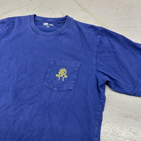 Uniqlo Keith Haring Shirt Mens Large Navy Blue Pocket Back Logo Graphic Tee - Picture 4 of 8